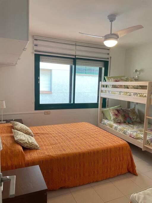 Apartamento Con Piscina En Llanca Exterior photo