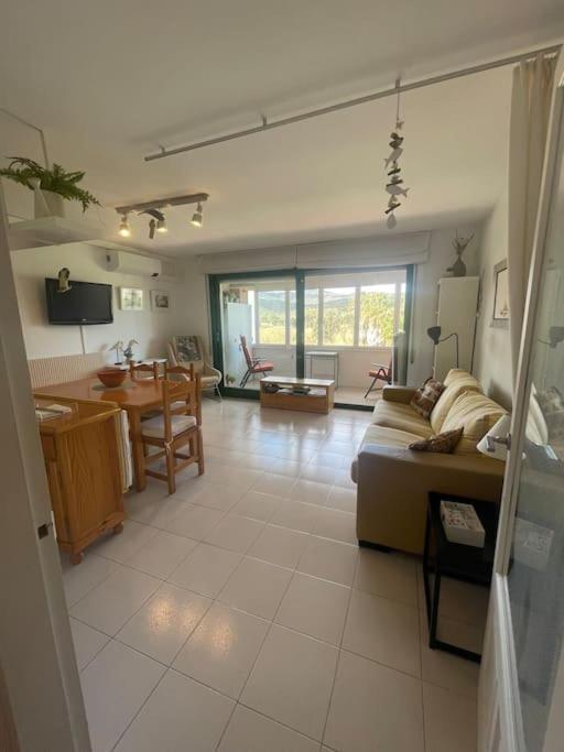 Apartamento Con Piscina En Llanca Exterior photo